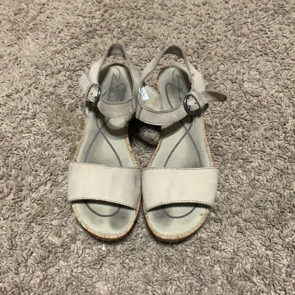 Natural colored wedge